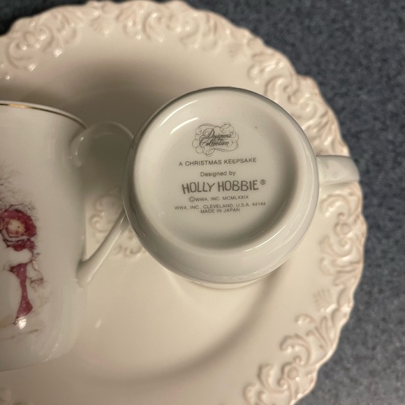Designer's Collection by HOLLY HOBBY set of Tea / Coffee Mugs Christmas Keepsake - Picture 8 of 8